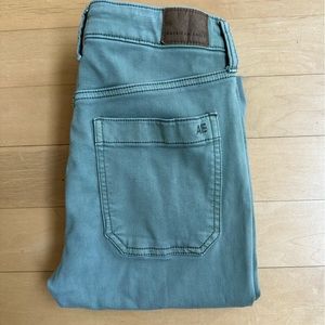American Eagle Green/Sage Jeans - Hi-Rise Jegging - Size 6